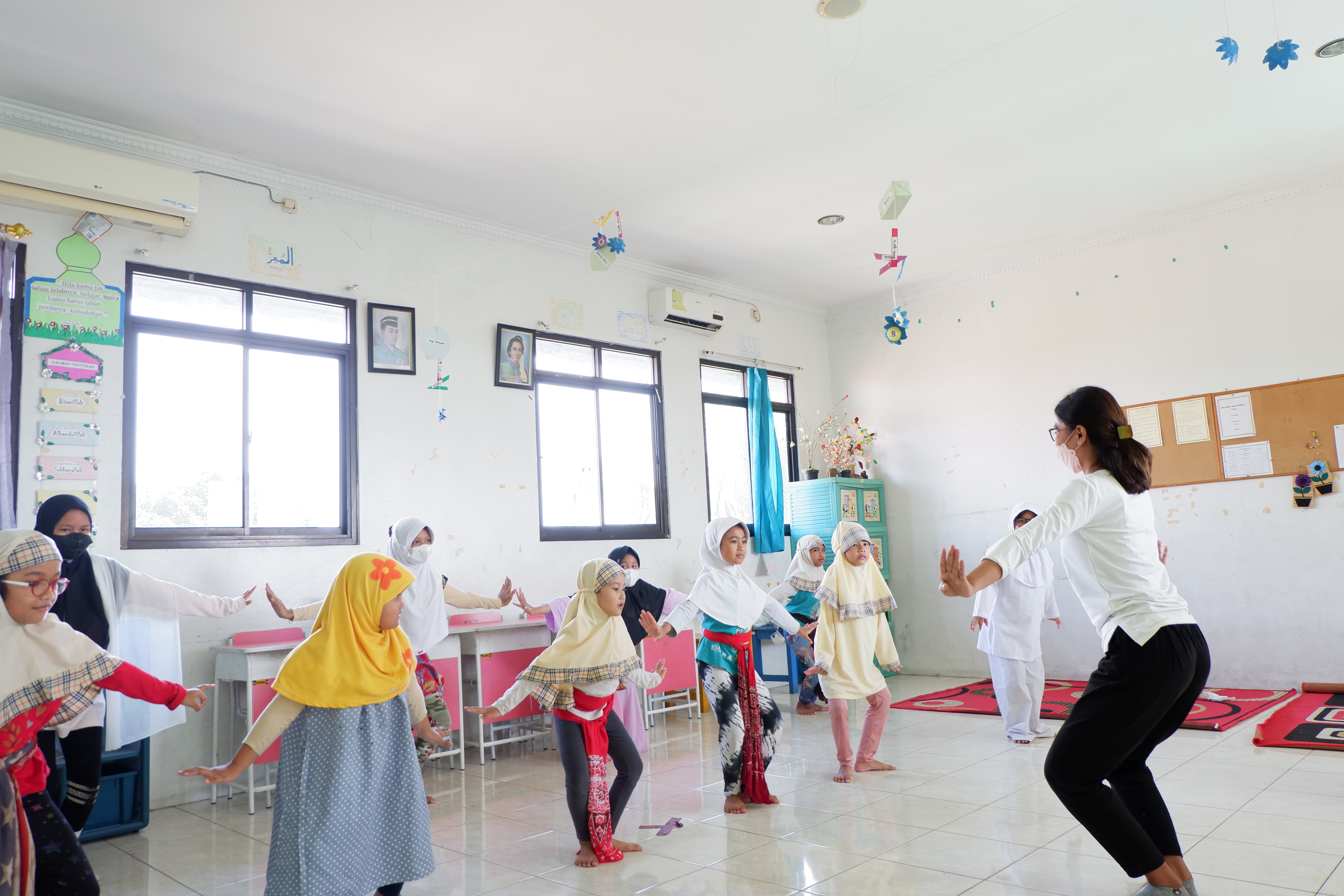 Menari